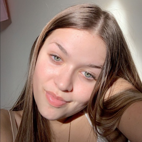 Meet your Posher, Ellie - Picture 4 of 13